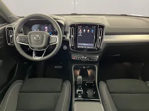 VOLVO XC40 2.0 B3 MH Plus Dark