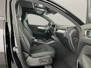 VOLVO XC40 2.0 B3 MH Plus Dark