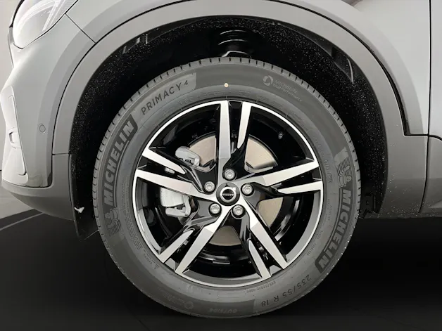 Volvo XC40 2.0 B3 MH Plus Dark
