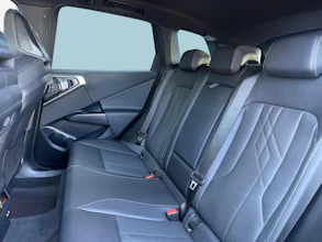 https://vehicle.imgix.net/4414544/fc9519e2-f514-401c-832d-84a5c0331ee6.jpg