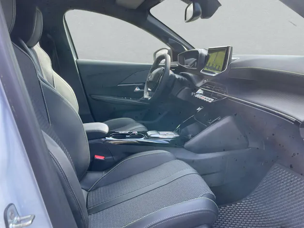 Peugeot 208 e-GT