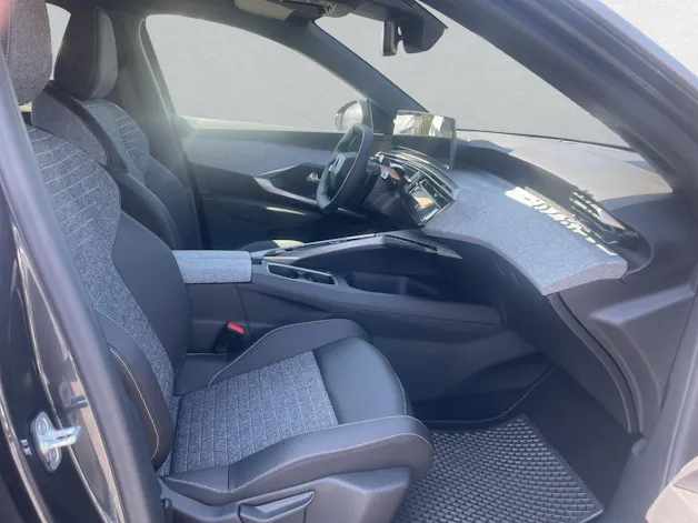Peugeot 5008 e-Allure Premium AWD