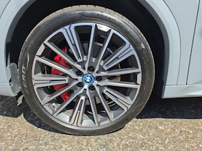 Fahrzeugbild BMW iX2 30 xDrive30