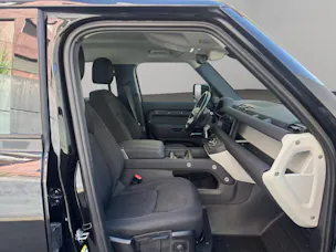 Land Rover Defender 110 3.0 D I6 200