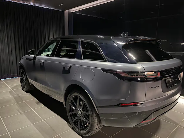 Land Rover Range Rover Velar 2.0 P400e Belgravia Edition Satin