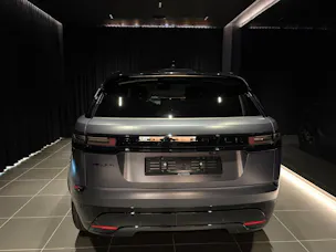Land Rover Range Rover Velar 2.0 P400e Belgravia Edition Satin