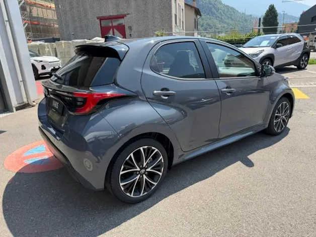 Toyota Yaris 1.5 VVT-i HSD Trend