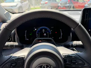 Toyota Yaris 1.5 VVT-i HSD Trend