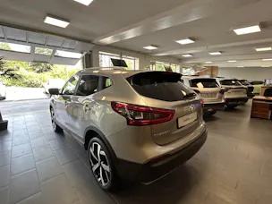 NISSAN Qashqai 1.2 DIG-T Tekna