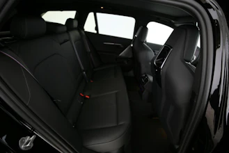 https://vehicle.imgix.net/4414816/8337e5a7-5a46-4aab-99f4-5c9df6be2c6d.jpg