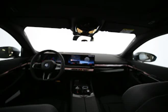 https://vehicle.imgix.net/4414816/8f1dc2b5-b8b3-4296-9d71-4f15ac2e8b79.jpg