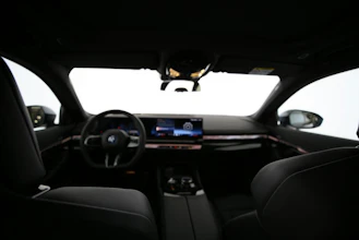 https://vehicle.imgix.net/4414816/e2273127-6774-4b12-80a7-e0cb20f73645.jpg