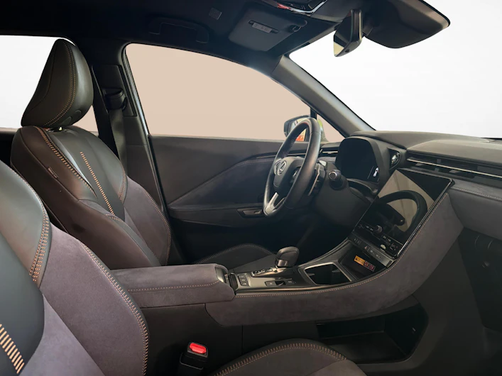 Fahrzeugbild LEXUS LBX