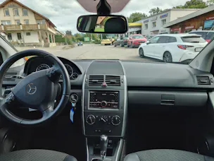 MERCEDES-BENZ A 180 Elegance