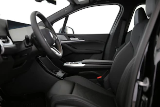 https://vehicle.imgix.net/4414951/22e1d6de-b05b-4295-a96b-5a11ad306515.jpg