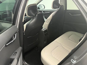 https://vehicle.imgix.net/4414960/27f5097a-26de-499e-a678-92f2a46ee024.jpeg