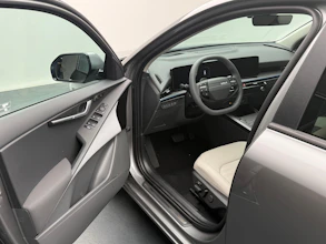 https://vehicle.imgix.net/4414960/9aeb4156-6116-4635-9ee5-e989f9b4e721.jpeg