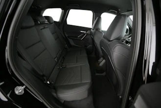 https://vehicle.imgix.net/4415043/be060c37-46c8-4ef5-b5cf-66727856d031.jpg