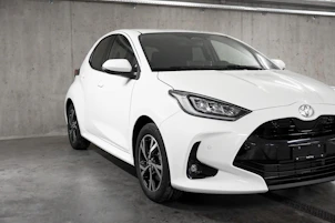 Fahrzeugbild TOYOTA Yaris 1.5 VVT-i HSD Trend