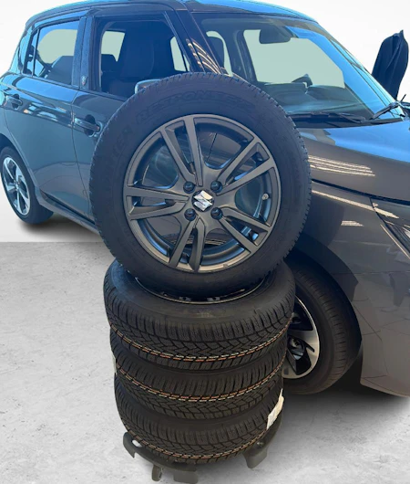 Fahrzeugbild SUZUKI SWIFT