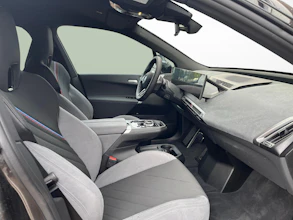 https://vehicle.imgix.net/4415123/1d833fe9-9851-42d8-8067-6ed6975b97d9.jpg