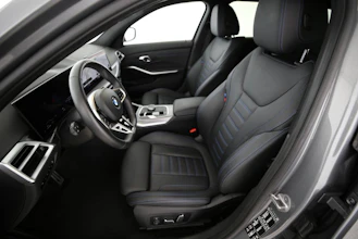 https://vehicle.imgix.net/4415142/0da588d3-bb84-4338-b5c6-55c2455a052e.jpg