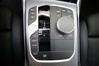 https://vehicle.imgix.net/4415142/6a2881e3-38d9-4880-9665-35e1f0307ccd.jpg