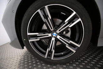 https://vehicle.imgix.net/4415142/b29d99a2-046b-4d8d-bbd3-963572e5d239.jpg