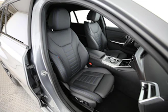 https://vehicle.imgix.net/4415142/c3276465-854c-4fd9-99a0-ac9851b68a8a.jpg
