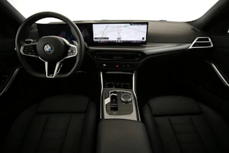 https://vehicle.imgix.net/4415142/fa821773-53a4-4aed-be50-46afdb0f5dea.jpg
