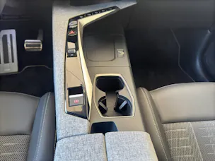 PEUGEOT 5008 1.2 Hybrid GT 145PS 7-Plätzer