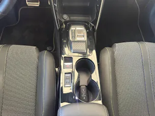 PEUGEOT 2008 1.2 Hybrid 145PS GT *Automat*
