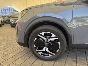 PEUGEOT 2008 1.2 Hybrid 145PS GT *Automat*