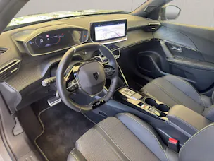 PEUGEOT 2008 1.2 Hybrid 145PS GT *Automat*