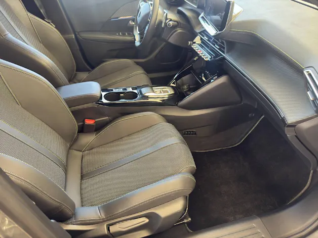 Peugeot 2008 1.2 Hybrid 145PS GT *Automat*