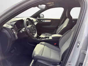 VOLVO XC40 2.0 B3 MH Plus Dark