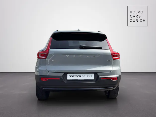 VOLVO XC40 2.0 B3 MH Plus Dark