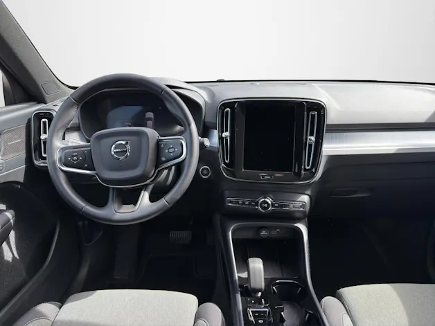 VOLVO XC40 2.0 B3 MH Plus Dark