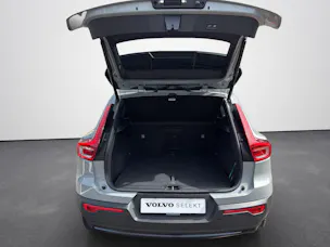 VOLVO XC40 2.0 B3 MH Plus Dark