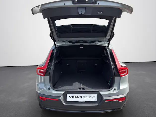 VOLVO XC40 2.0 B3 MH Plus Dark