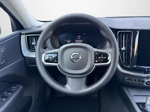 VOLVO XC60 2.0 B5 MH Plus Dark AWD