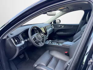 VOLVO XC60 2.0 B5 MH Plus Dark AWD