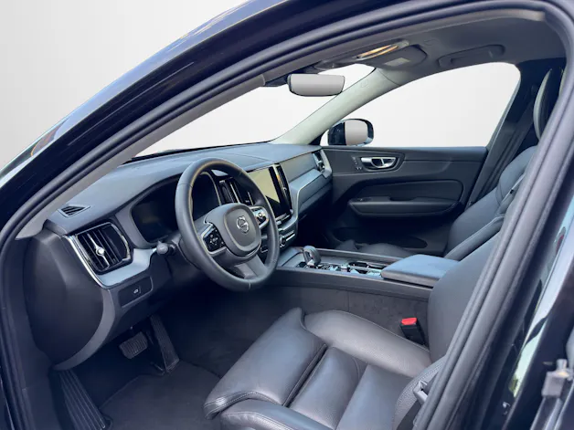 VOLVO XC60 2.0 B5 MH Plus Dark AWD