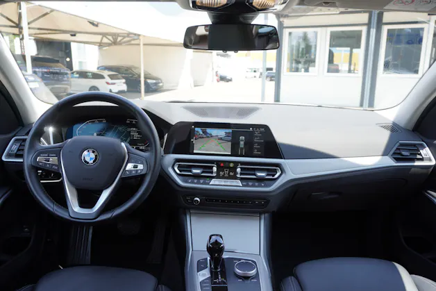 BMW 318d 48V Touring Steptronic
