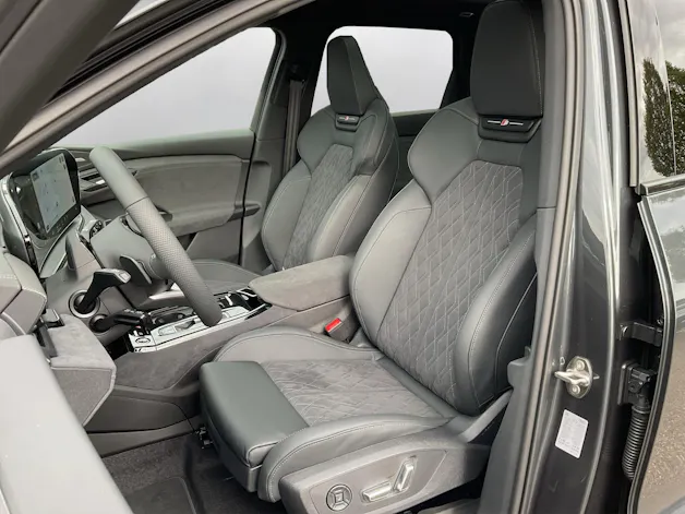 AUDI Q6 e-tron quattro