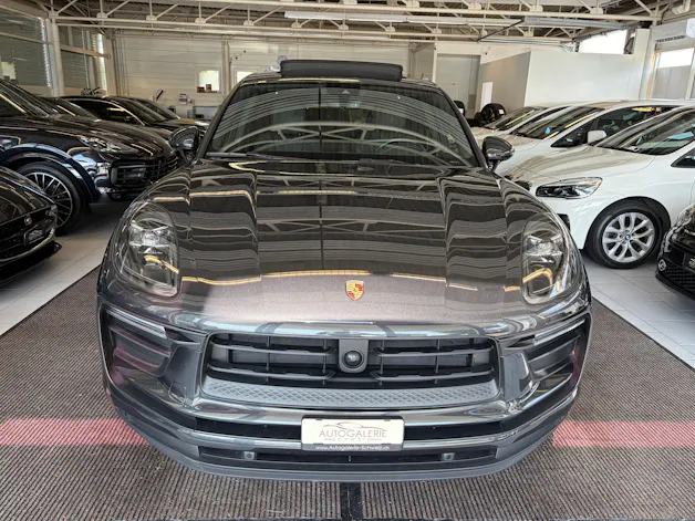 Porsche Macan PDK | CH | Swiss Package | Sitzbelüftung | PDLS+ | Panorama | 18-Weg Sportsitze |