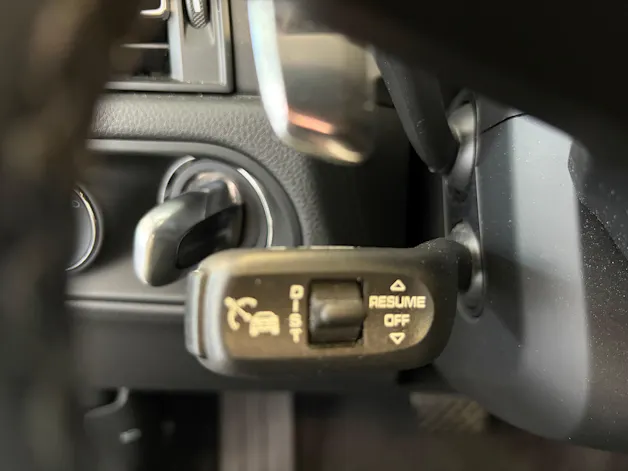Porsche Macan PDK | CH | Swiss Package | Sitzbelüftung | PDLS+ | Panorama | 18-Weg Sportsitze |