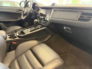 PORSCHE Macan PDK | CH | Swiss Package | Sitzbelüftung | PDLS+ | Panorama | 18-Weg Sportsitze |