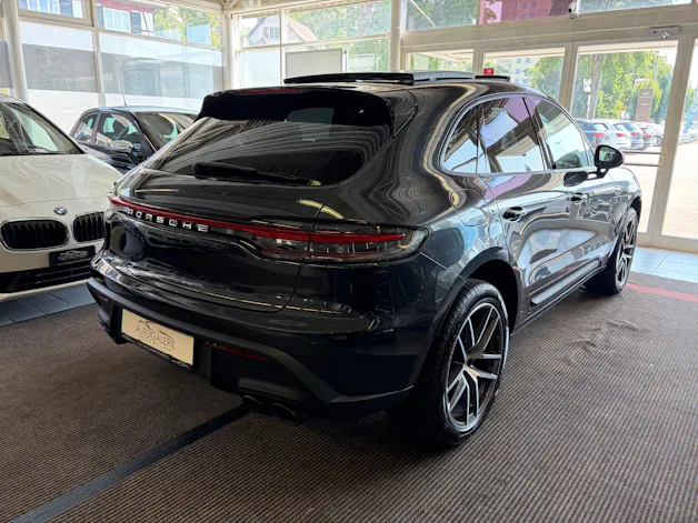 Porsche Macan PDK | CH | Swiss Package | Sitzbelüftung | PDLS+ | Panorama | 18-Weg Sportsitze |