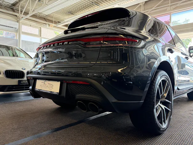 Porsche Macan PDK | CH | Swiss Package | Sitzbelüftung | PDLS+ | Panorama | 18-Weg Sportsitze |